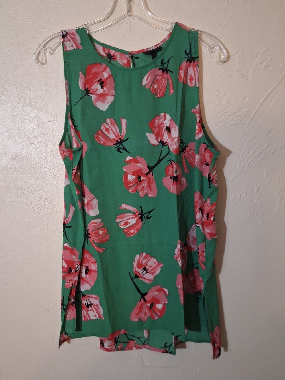 Who What Wear Sleeveless Tank Green and Pink Floral Polyester Women's L Keyhole